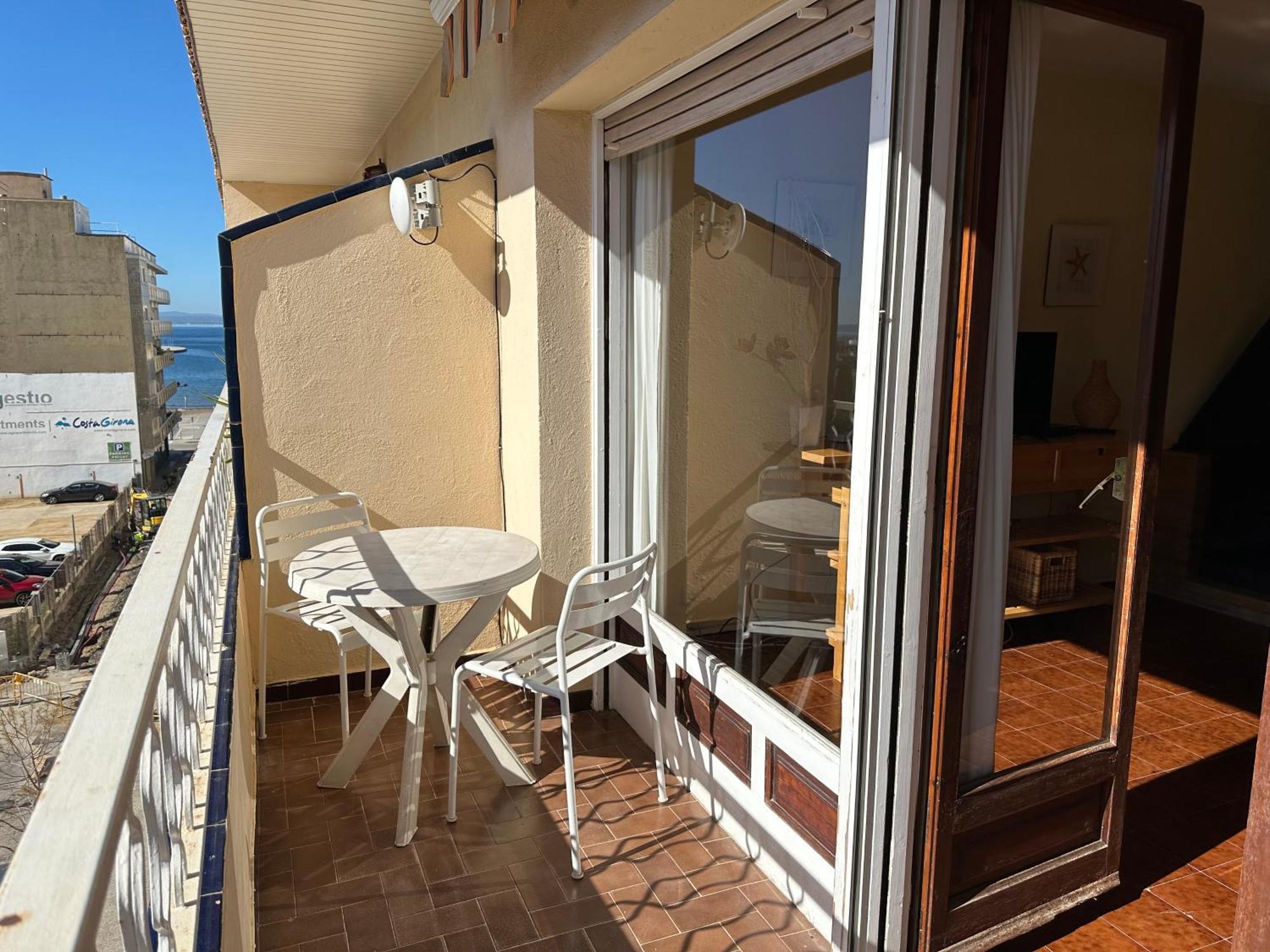 Agi Llotja Plazza Apartment Росес Екстериор снимка