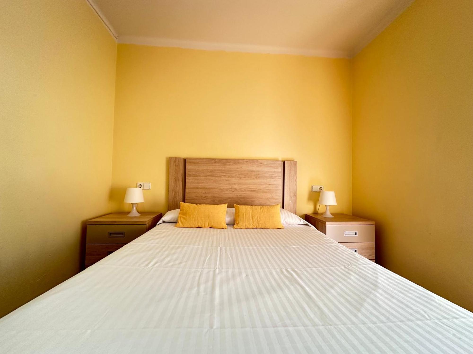 Agi Llotja Plazza Apartment Росес Екстериор снимка
